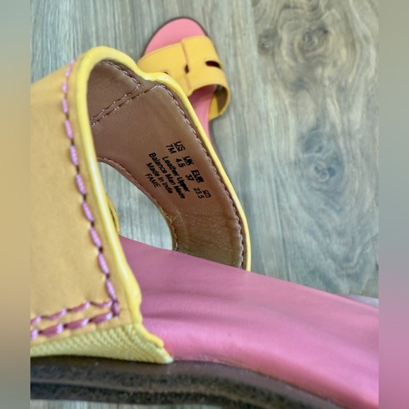 Naturalizer Fame Slide Sandal Daffodil Yellow Leather Size 7 EUC - Picture 9 of 9